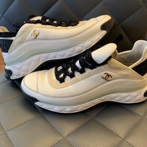 CHANEL IVORY SNEAKERS 39.5